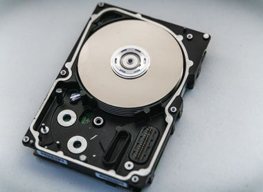 The factors of writing and erasing speed on SMR hard disks