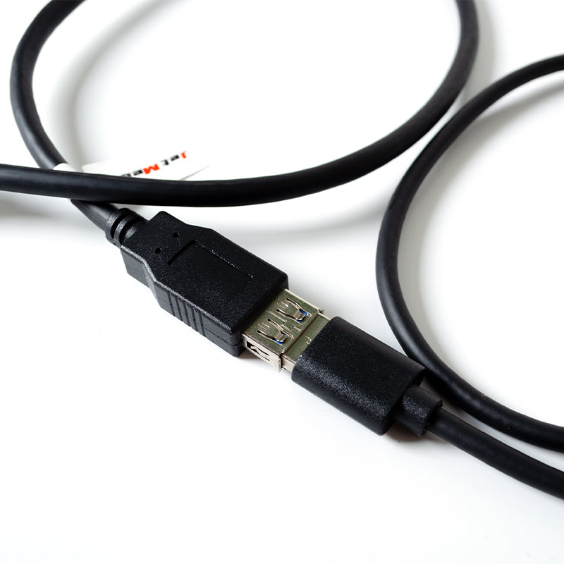 JetMedia U3AF01は、USB3.1 USB AMからAF Gen 2へのケーブルであり、10Gbpsのデータ転送が可能です